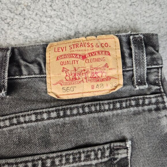 VTG Comfort Fit Levis Jeans Mens 48x32 Black Y2K 560 Loose Tapered Denim Pants - Picture 14 of 14